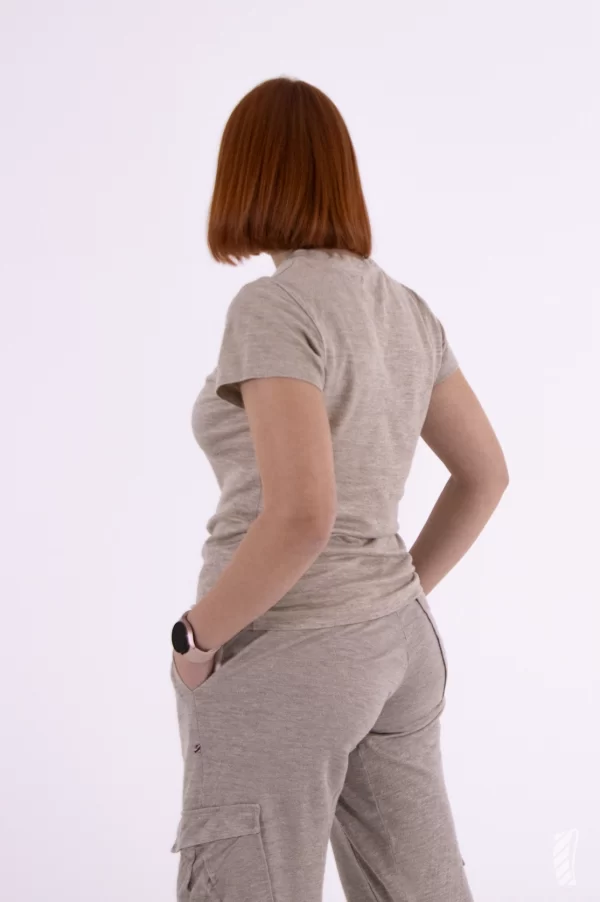 T-shirt girocollo slim-fit in canapa tessile naturale profilo posteriore donna