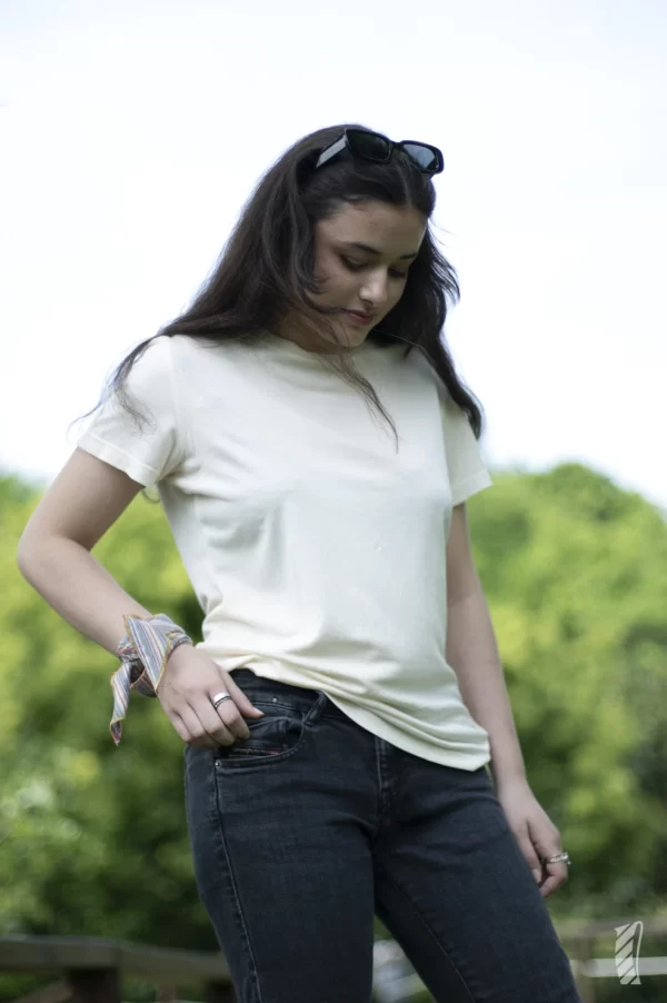 T-shirt manica corta vestibilità slim realizzata in Italia da La Methode in Cotone Supima® laterale donna