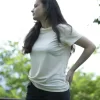 T-shirt manica corta vestibilità slim realizzata in Italia da La Methode in Cotone Supima® laterale sinistro donna