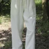Pantalone essenziale in cotone contamination-free greggio, fronte donna