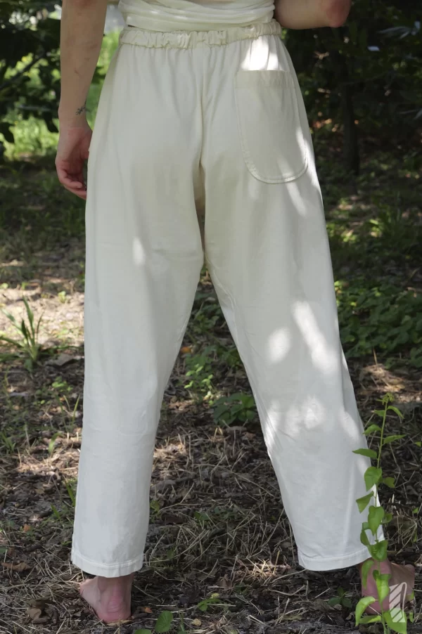 Pantalone essenziale in cotone contamination-free greggio, posteriore donna