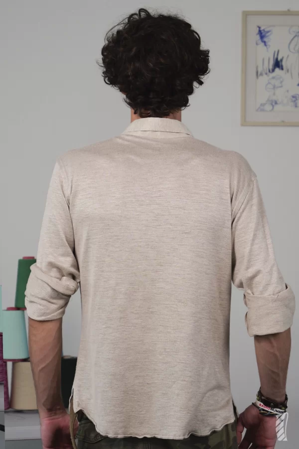 Natural hemp shirt, rear man